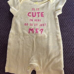 Carter's Newborn Yellow Bodysuit with Pink Graphic Print 💛🩷🤍 EUC